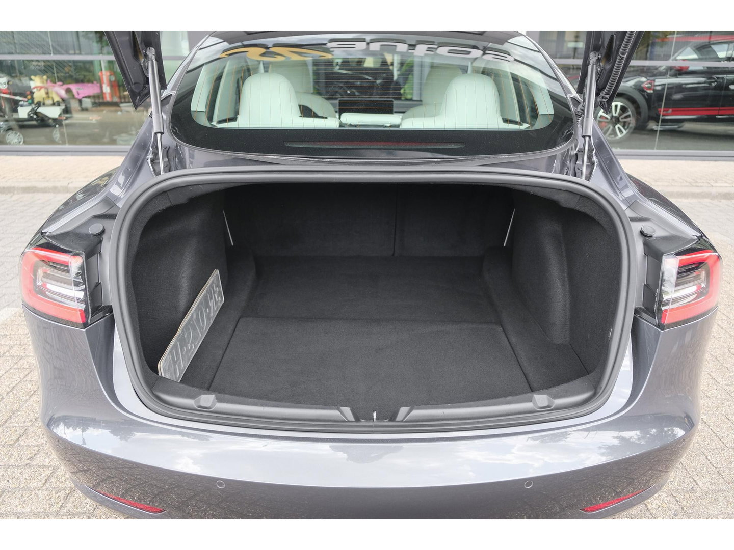 Tesla Model 3 Long Range 351pk AWD 75 kWh *BTW* *SOH 85%* Panoramadak 19" LMV Sport Autopilot