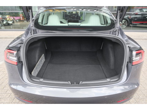 Tesla Model 3 Long Range 351pk AWD 75 kWh *BTW* *SOH 85%* Panoramadak 19" LMV Sport Autopilot