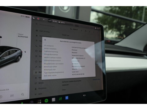 Tesla Model 3 Long Range 351pk AWD 75 kWh *BTW* *SOH 85%* Panoramadak 19" LMV Sport Autopilot