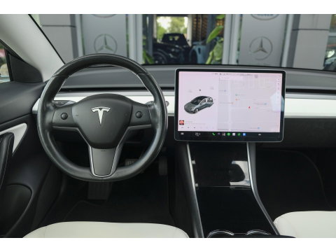 Tesla Model 3 Long Range 351pk AWD 75 kWh *BTW* *SOH 85%* Panoramadak 19" LMV Sport Autopilot
