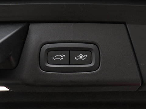 Volvo V90 2.0 T8 Plug-in hybrid AWD Plus Bright | SOH 97,1 | Panoramadak | Leder | Memory | Harman/Kardon | Stuur/stoel verwarming | Achterbank verwarming | Carplay | Cruise control | 360 Camera | Park assist | Trekhaak