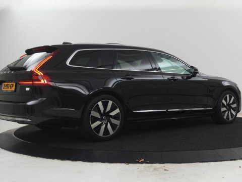Volvo V90 2.0 T8 Plug-in hybrid AWD Plus Bright | SOH 97,1 | Panoramadak | Leder | Memory | Harman/Kardon | Stuur/stoel verwarming | Achterbank verwarming | Carplay | Cruise control | 360 Camera | Park assist | Trekhaak