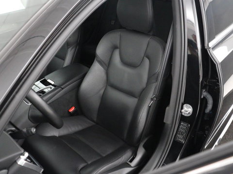 Volvo V90 2.0 T8 Plug-in hybrid AWD Plus Bright | SOH 97,1 | Panoramadak | Leder | Memory | Harman/Kardon | Stuur/stoel verwarming | Achterbank verwarming | Carplay | Cruise control | 360 Camera | Park assist | Trekhaak