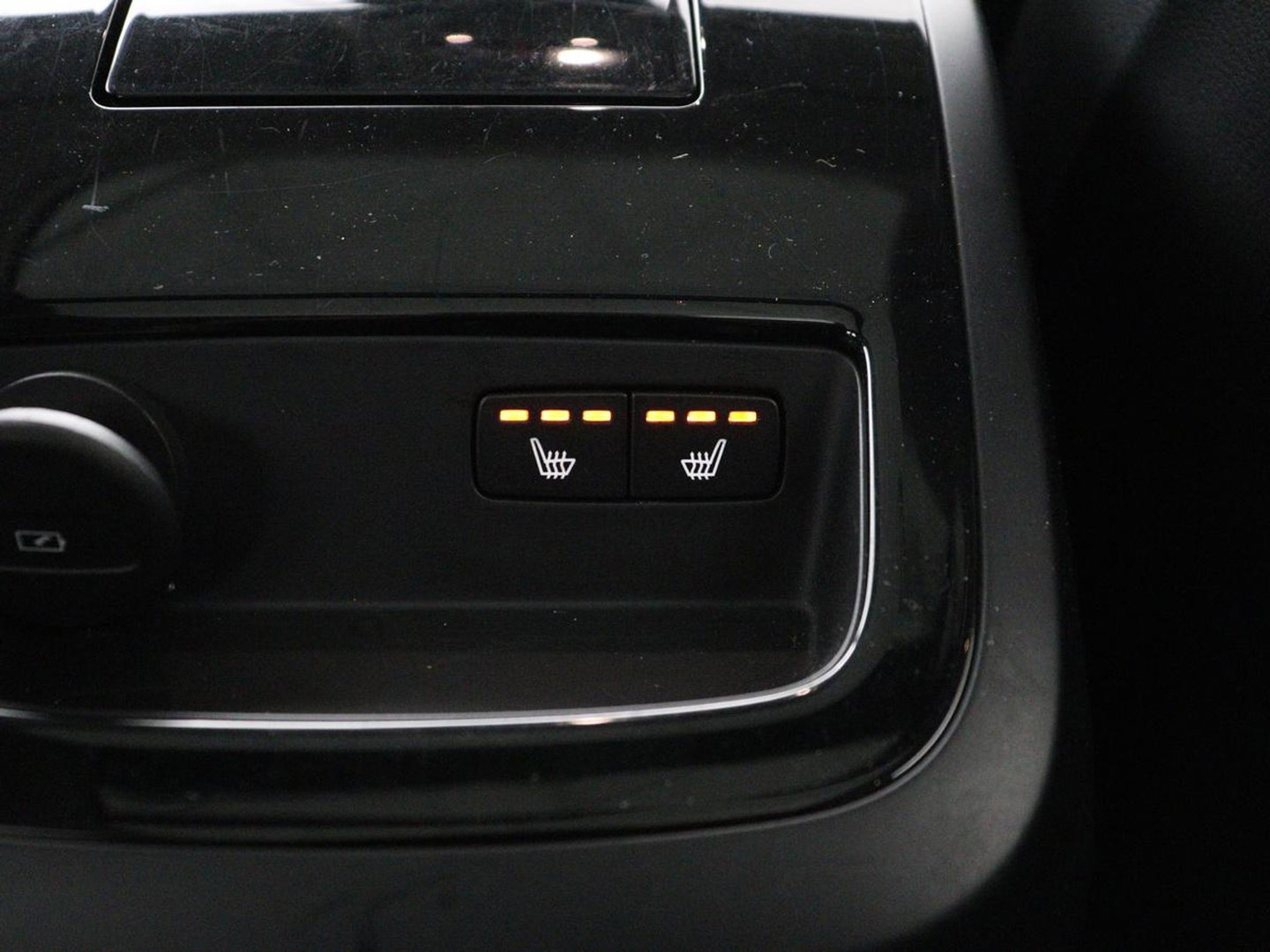 Volvo V90 2.0 T8 Plug-in hybrid AWD Plus Bright | SOH 97,1 | Panoramadak | Leder | Memory | Harman/Kardon | Stuur/stoel verwarming | Achterbank verwarming | Carplay | Cruise control | 360 Camera | Park assist | Trekhaak