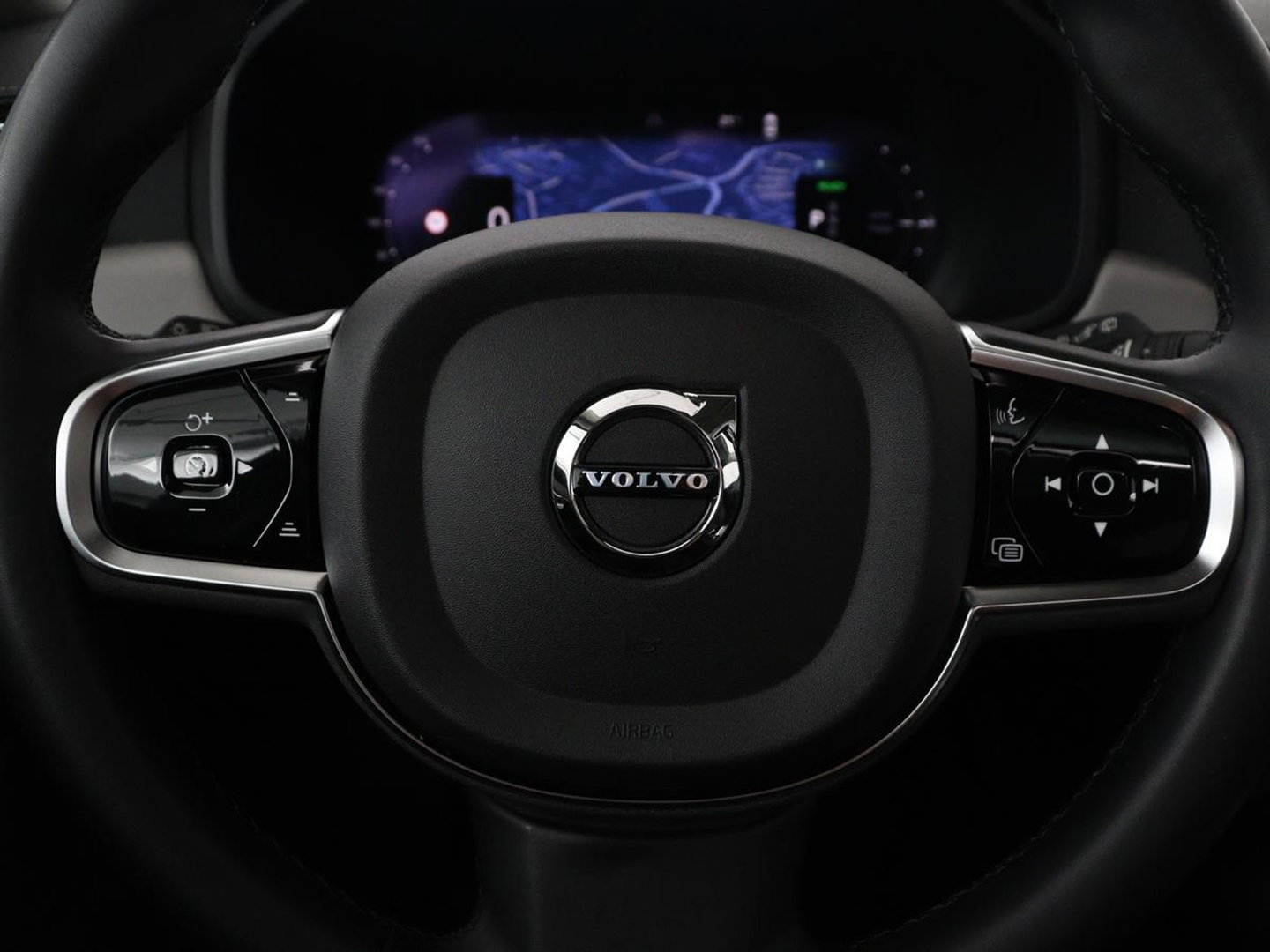 Volvo V90 2.0 T8 Plug-in hybrid AWD Plus Bright | SOH 97,1 | Panoramadak | Leder | Memory | Harman/Kardon | Stuur/stoel verwarming | Achterbank verwarming | Carplay | Cruise control | 360 Camera | Park assist | Trekhaak