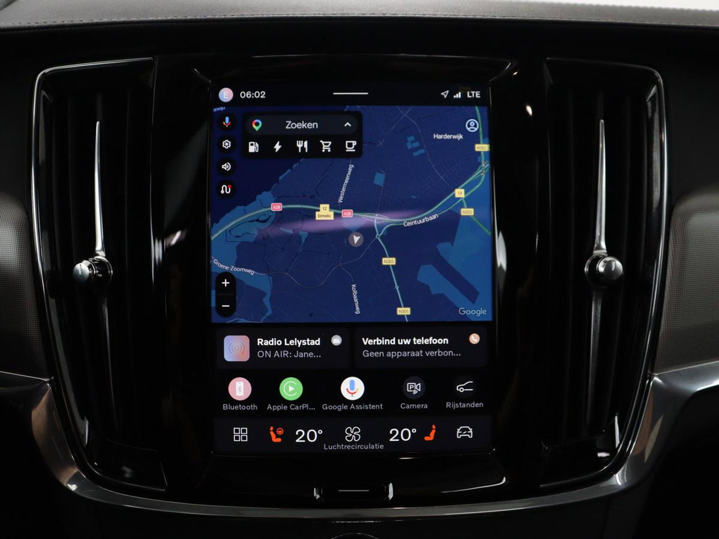 Volvo V90 2.0 T8 Plug-in hybrid AWD Plus Bright | SOH 97,1 | Panoramadak | Leder | Memory | Harman/Kardon | Stuur/stoel verwarming | Achterbank verwarming | Carplay | Cruise control | 360 Camera | Park assist | Trekhaak