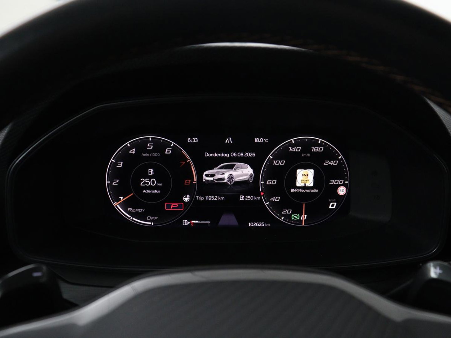 CUPRA Leon 1.5 eTSI Business Edition | Half leder | Stuur/stoel verwarming | Adaptive cruise | Lane assist | Carplay | Sfeerverlichting | Virtueel dashboard | Park assist | Climate control