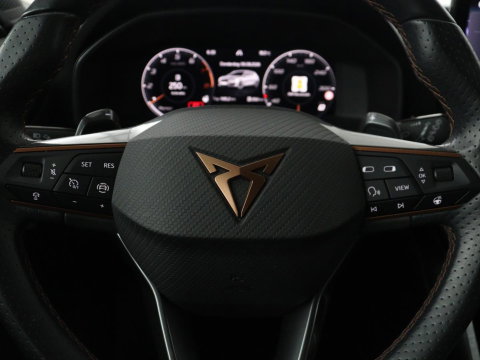 CUPRA Leon 1.5 eTSI Business Edition | Half leder | Stuur/stoel verwarming | Adaptive cruise | Lane assist | Carplay | Sfeerverlichting | Virtueel dashboard | Park assist | Climate control