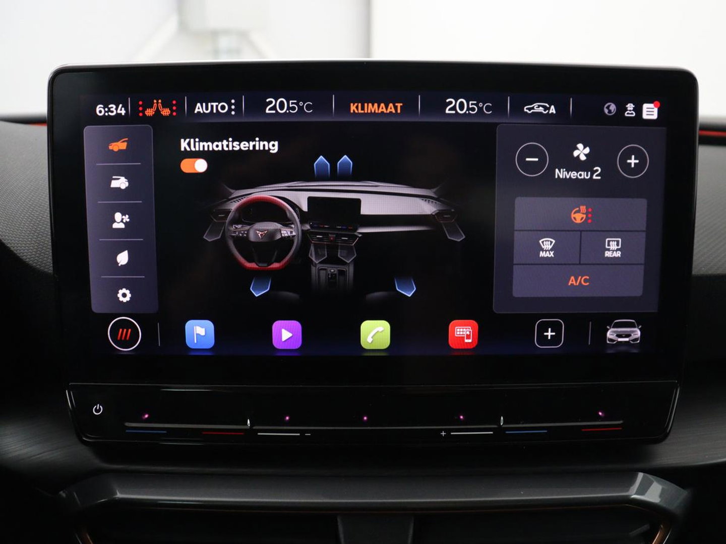 CUPRA Leon 1.5 eTSI Business Edition | Half leder | Stuur/stoel verwarming | Adaptive cruise | Lane assist | Carplay | Sfeerverlichting | Virtueel dashboard | Park assist | Climate control