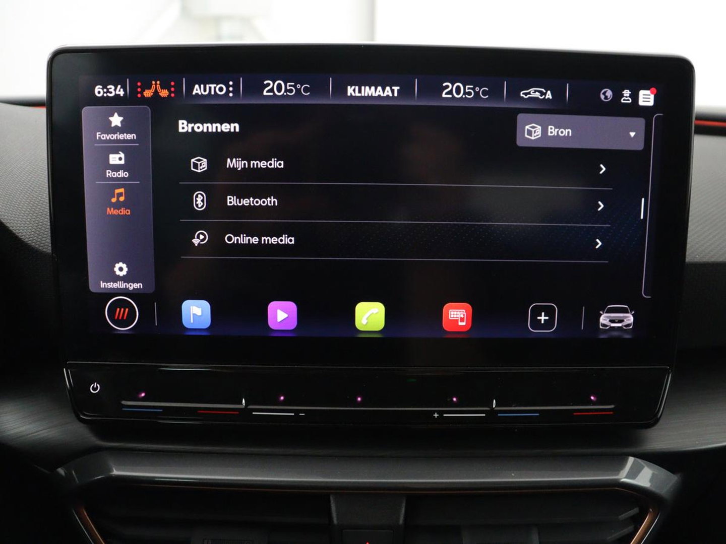 CUPRA Leon 1.5 eTSI Business Edition | Half leder | Stuur/stoel verwarming | Adaptive cruise | Lane assist | Carplay | Sfeerverlichting | Virtueel dashboard | Park assist | Climate control