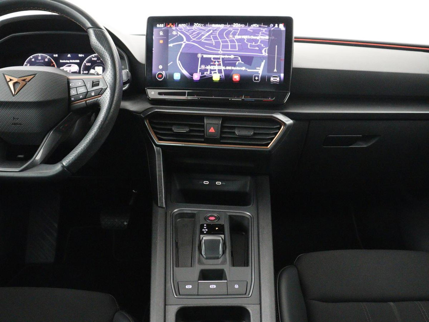 CUPRA Leon 1.5 eTSI Business Edition | Half leder | Stuur/stoel verwarming | Adaptive cruise | Lane assist | Carplay | Sfeerverlichting | Virtueel dashboard | Park assist | Climate control