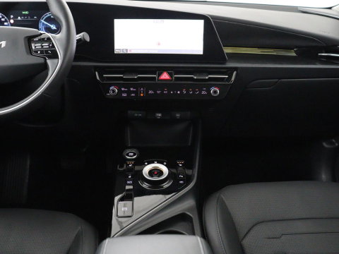Kia Niro 1.6 GDi Hybrid DynamicPlusLine | Panoramadak | Leder | Stuur/stoelverwarming | Head-up | Adaptive cruise | Lane assist | Carplay | Camera | Park assist | Climate control | Trekhaak