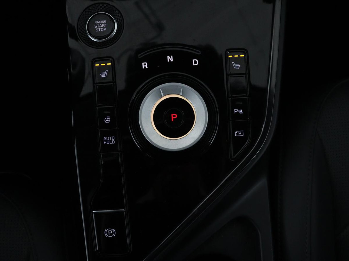 Kia Niro 1.6 GDi Hybrid DynamicPlusLine | Panoramadak | Leder | Stuur/stoelverwarming | Head-up | Adaptive cruise | Lane assist | Carplay | Camera | Park assist | Climate control | Trekhaak