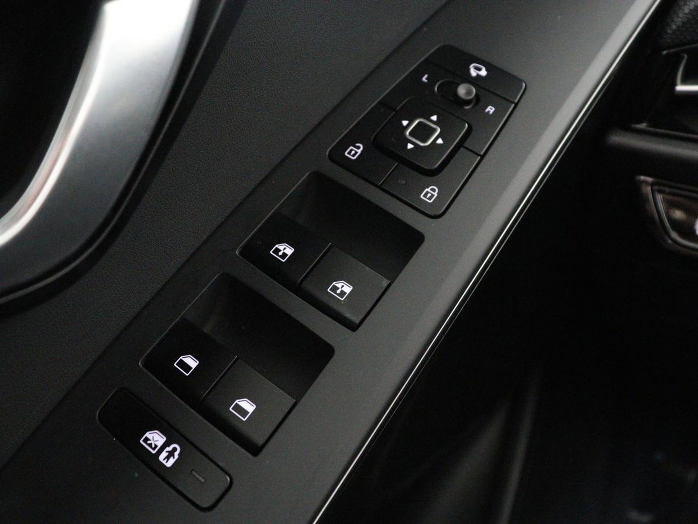 Kia Niro 1.6 GDi Hybrid DynamicPlusLine | Panoramadak | Leder | Stuur/stoelverwarming | Head-up | Adaptive cruise | Lane assist | Carplay | Camera | Park assist | Climate control | Trekhaak