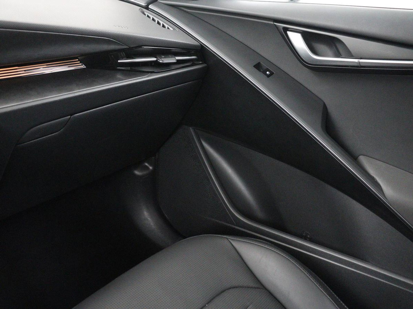 Kia Niro 1.6 GDi Hybrid DynamicPlusLine | Panoramadak | Leder | Stuur/stoelverwarming | Head-up | Adaptive cruise | Lane assist | Carplay | Camera | Park assist | Climate control | Trekhaak
