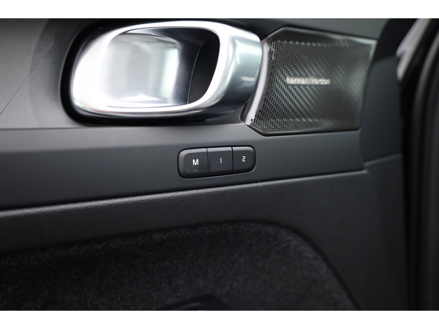Volvo XC40 Single Motor Ultimate 70 kWh | RIJKLAAR!! | Pano | Adapt. Cruise | 360cam | Harman Kardon | Stoel- Stuurverw. | Memory