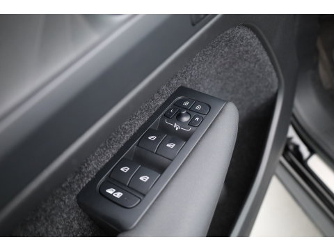 Volvo XC40 Single Motor Ultimate 70 kWh | RIJKLAAR!! | Pano | Adapt. Cruise | 360cam | Harman Kardon | Stoel- Stuurverw. | Memory