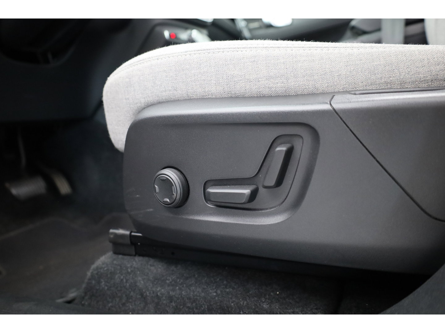 Volvo XC40 Single Motor Ultimate 70 kWh | RIJKLAAR!! | Pano | Adapt. Cruise | 360cam | Harman Kardon | Stoel- Stuurverw. | Memory