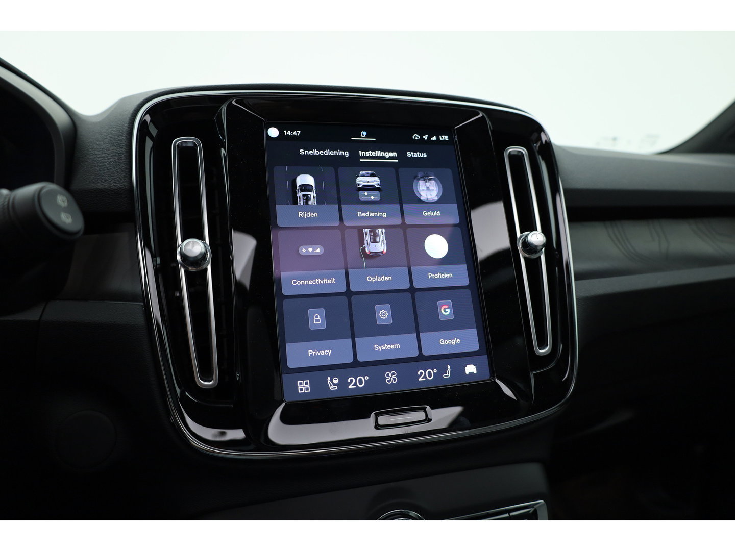 Volvo XC40 Single Motor Ultimate 70 kWh | RIJKLAAR!! | Pano | Adapt. Cruise | 360cam | Harman Kardon | Stoel- Stuurverw. | Memory