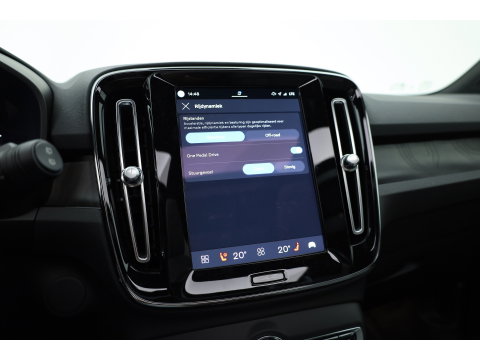 Volvo XC40 Single Motor Ultimate 70 kWh | RIJKLAAR!! | Pano | Adapt. Cruise | 360cam | Harman Kardon | Stoel- Stuurverw. | Memory