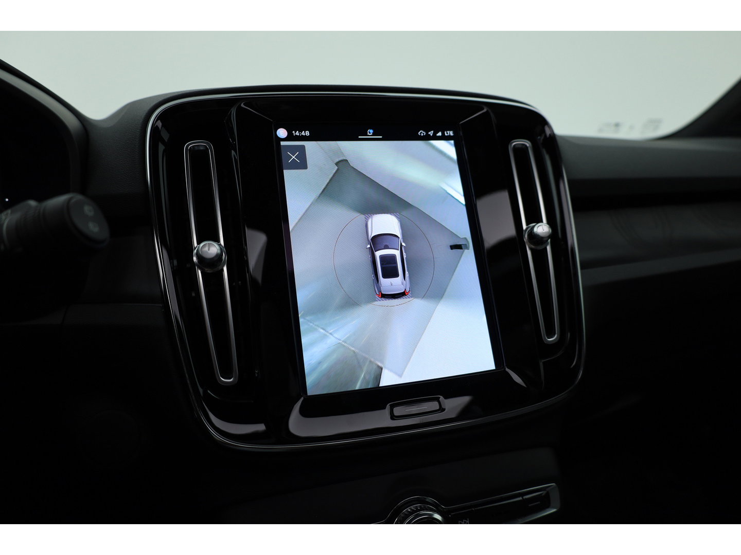 Volvo XC40 Single Motor Ultimate 70 kWh | RIJKLAAR!! | Pano | Adapt. Cruise | 360cam | Harman Kardon | Stoel- Stuurverw. | Memory