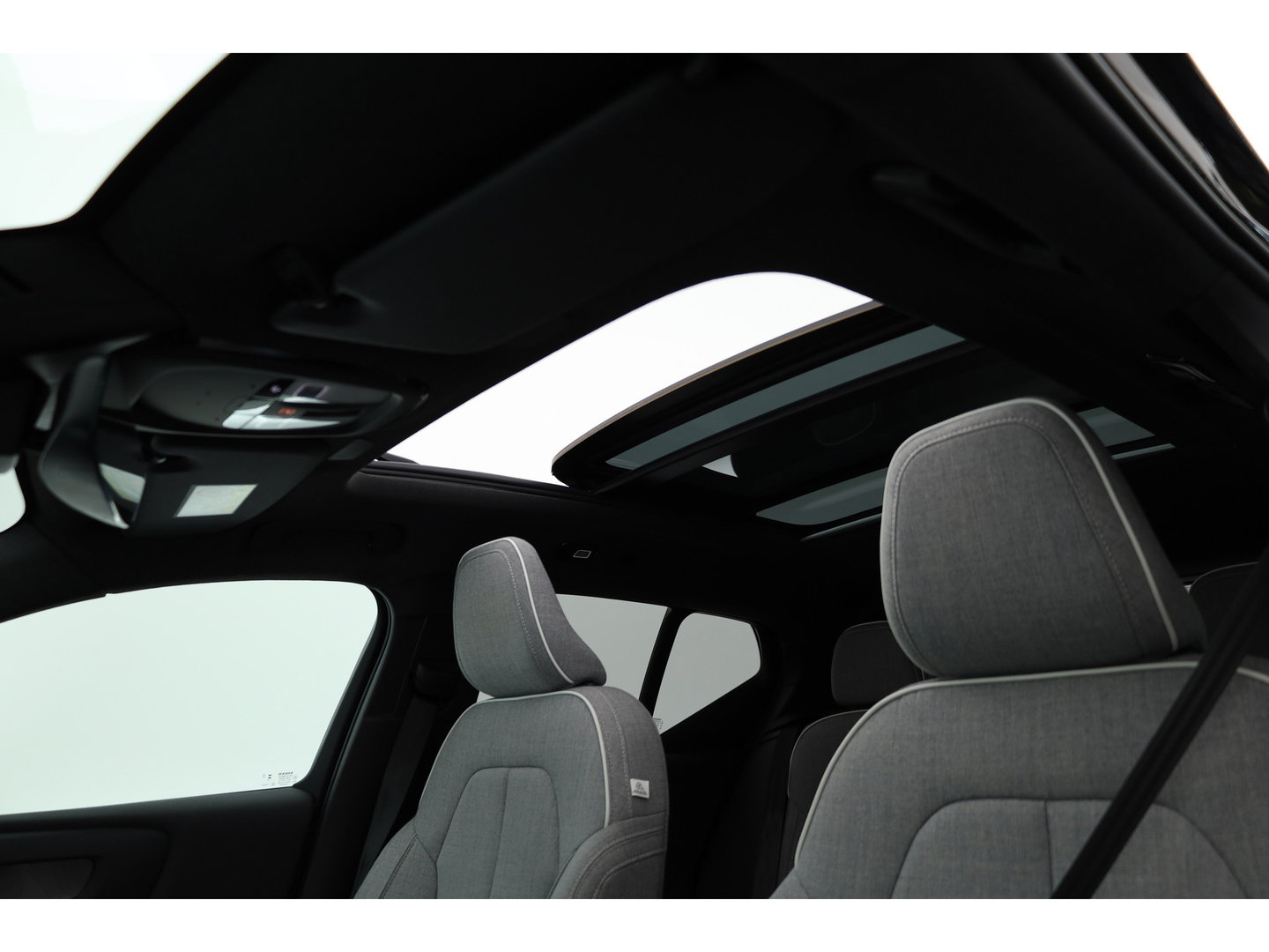 Volvo XC40 Single Motor Ultimate 70 kWh | RIJKLAAR!! | Pano | Adapt. Cruise | 360cam | Harman Kardon | Stoel- Stuurverw. | Memory