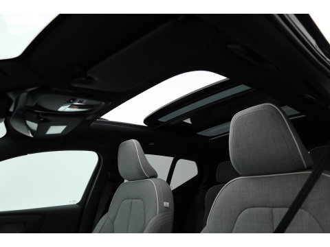 Volvo XC40 Single Motor Ultimate 70 kWh | RIJKLAAR!! | Pano | Adapt. Cruise | 360cam | Harman Kardon | Stoel- Stuurverw. | Memory