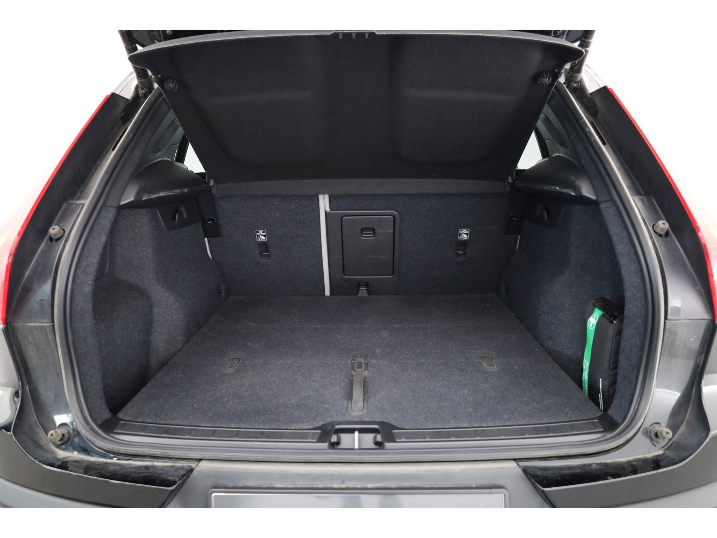 Volvo XC40 Single Motor Ultimate 70 kWh | RIJKLAAR!! | Pano | Adapt. Cruise | 360cam | Harman Kardon | Stoel- Stuurverw. | Memory