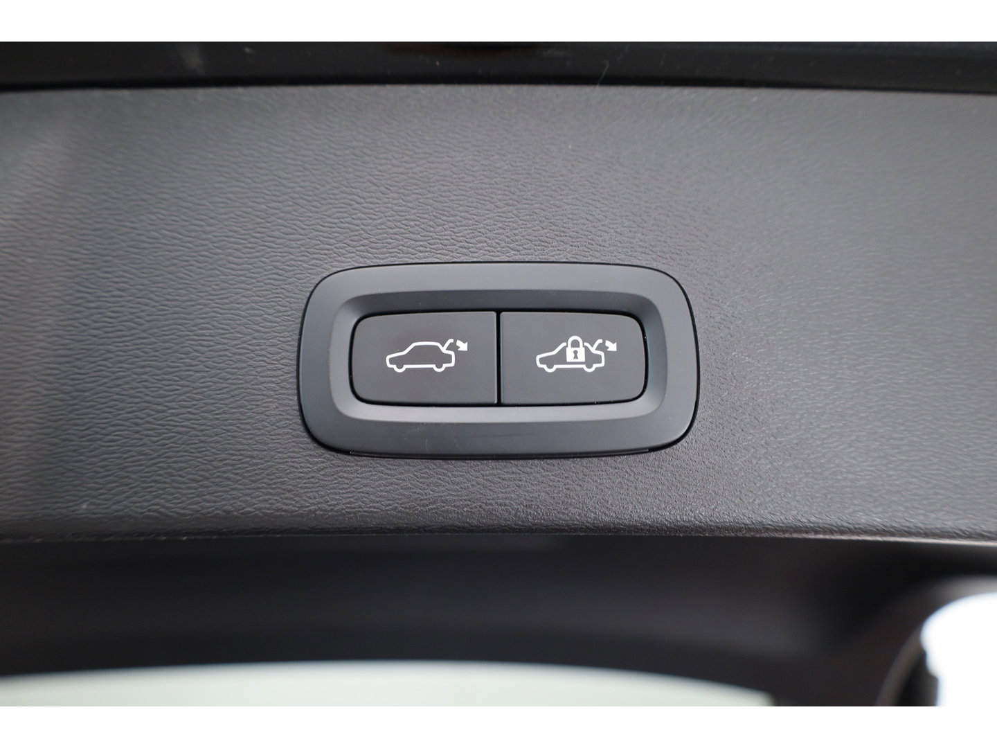 Volvo XC40 Single Motor Ultimate 70 kWh | RIJKLAAR!! | Pano | Adapt. Cruise | 360cam | Harman Kardon | Stoel- Stuurverw. | Memory