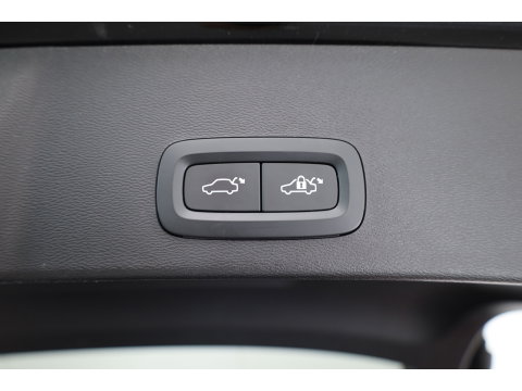 Volvo XC40 Single Motor Ultimate 70 kWh | RIJKLAAR!! | Pano | Adapt. Cruise | 360cam | Harman Kardon | Stoel- Stuurverw. | Memory