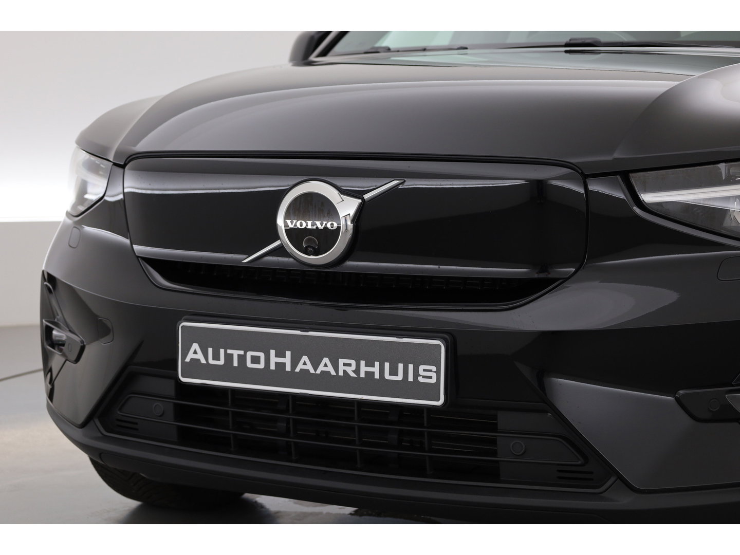 Volvo XC40 Single Motor Ultimate 70 kWh | RIJKLAAR!! | Pano | Adapt. Cruise | 360cam | Harman Kardon | Stoel- Stuurverw. | Memory
