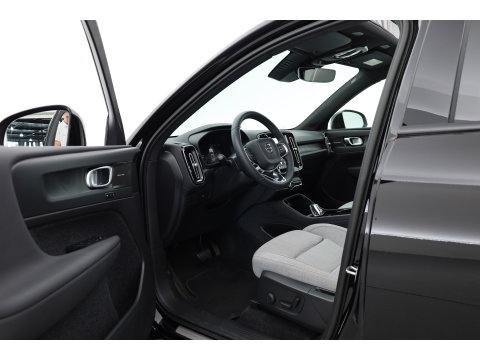 Volvo XC40 Single Motor Ultimate 70 kWh | RIJKLAAR!! | Pano | Adapt. Cruise | 360cam | Harman Kardon | Stoel- Stuurverw. | Memory