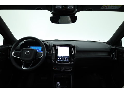 Volvo XC40 Single Motor Ultimate 70 kWh | RIJKLAAR!! | Pano | Adapt. Cruise | 360cam | Harman Kardon | Stoel- Stuurverw. | Memory