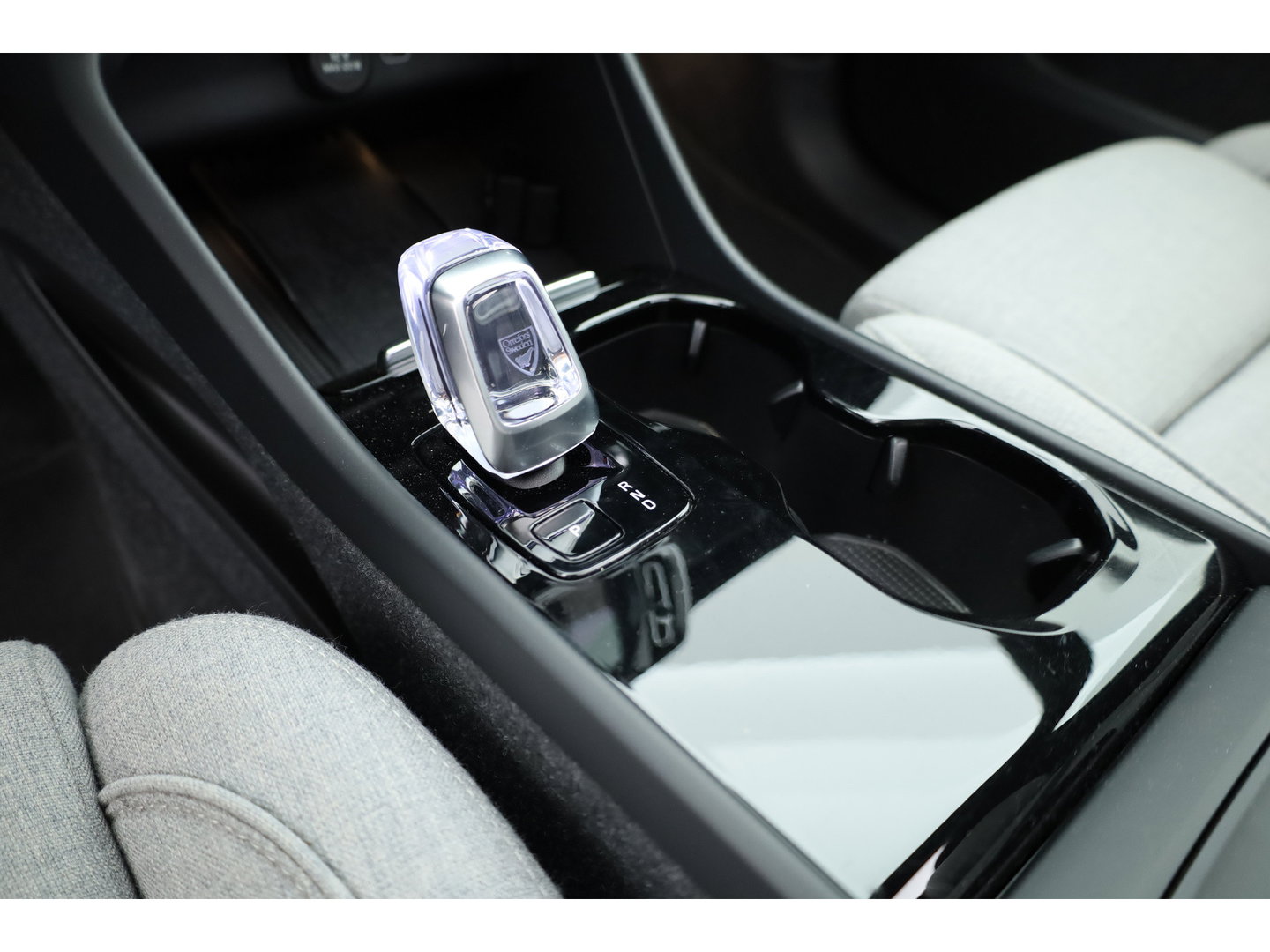 Volvo XC40 Single Motor Ultimate 70 kWh | RIJKLAAR!! | Pano | Adapt. Cruise | 360cam | Harman Kardon | Stoel- Stuurverw. | Memory