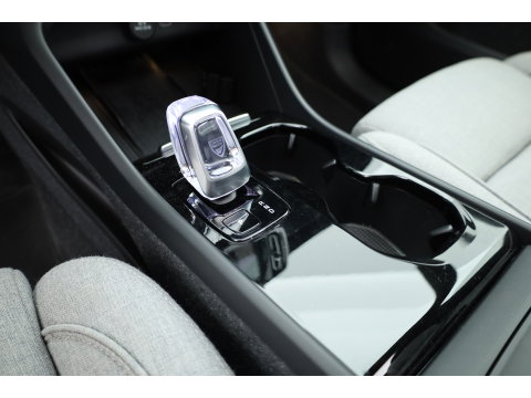 Volvo XC40 Single Motor Ultimate 70 kWh | RIJKLAAR!! | Pano | Adapt. Cruise | 360cam | Harman Kardon | Stoel- Stuurverw. | Memory