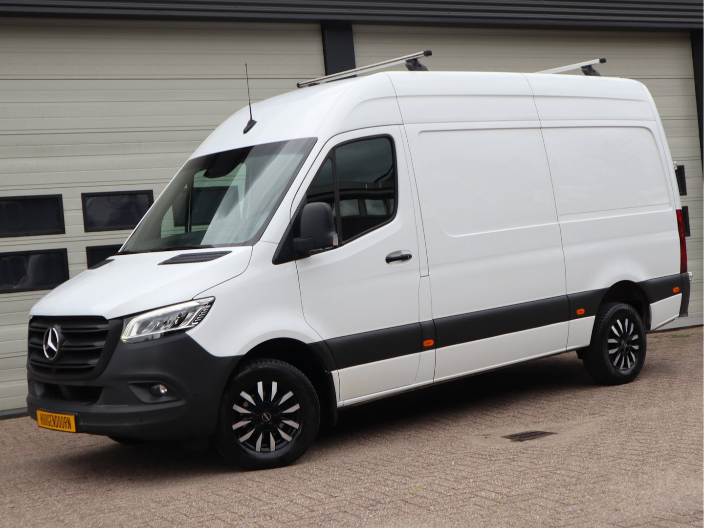 Mercedes-Benz Sprinter 319 CDI 3.0 V6 Automaat Euro 6 - L2H2 - A tot Z Dealer onderhouden - LED - Trekhaak