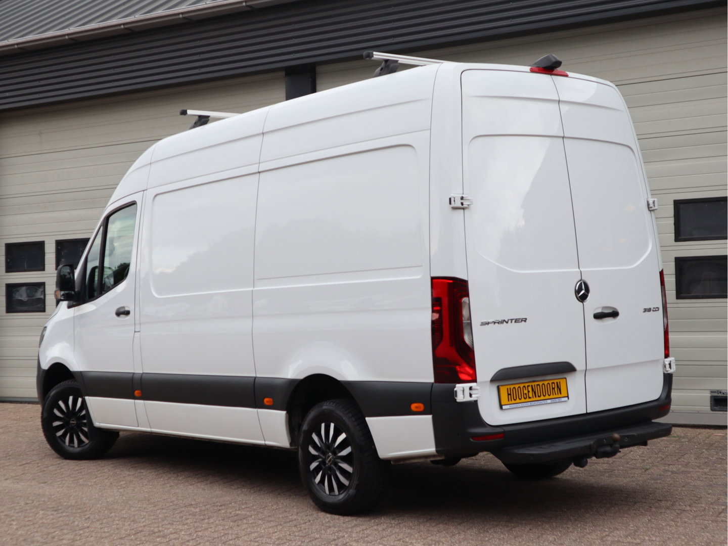 Mercedes-Benz Sprinter 319 CDI 3.0 V6 Automaat Euro 6 - L2H2 - A tot Z Dealer onderhouden - LED - Trekhaak