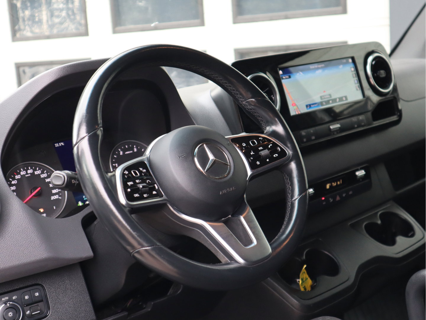 Mercedes-Benz Sprinter 319 CDI 3.0 V6 Automaat Euro 6 - L2H2 - A tot Z Dealer onderhouden - LED - Trekhaak