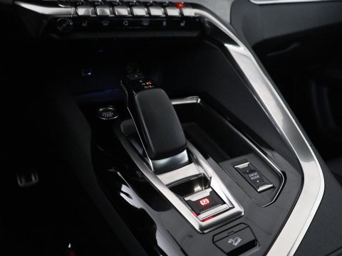 Peugeot 3008 1.6 HYbrid4 300 GT Pack Business | SOH 94,8% | Panoramadak | Leder/alcantara | Stoelverwarming | Adaptive cruise | Lane assist | Sfeerverlichting | Carplay | Focal sound | Camera | Park assist | Elektrische achterklep