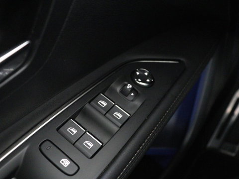 Peugeot 3008 1.6 HYbrid4 300 GT Pack Business | SOH 94,8% | Panoramadak | Leder/alcantara | Stoelverwarming | Adaptive cruise | Lane assist | Sfeerverlichting | Carplay | Focal sound | Camera | Park assist | Elektrische achterklep