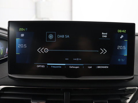 Peugeot 3008 1.6 HYbrid4 300 GT Pack Business | SOH 94,8% | Panoramadak | Leder/alcantara | Stoelverwarming | Adaptive cruise | Lane assist | Sfeerverlichting | Carplay | Focal sound | Camera | Park assist | Elektrische achterklep