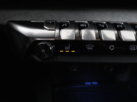 Peugeot 3008 1.6 HYbrid4 300 GT Pack Business | SOH 94,8% | Panoramadak | Leder/alcantara | Stoelverwarming | Adaptive cruise | Lane assist | Sfeerverlichting | Carplay | Focal sound | Camera | Park assist | Elektrische achterklep