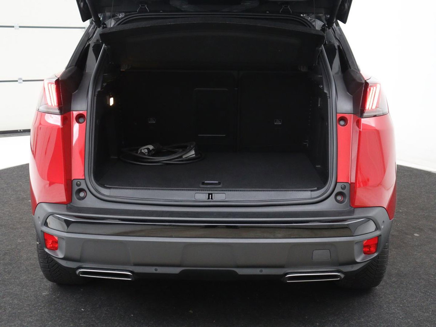 Peugeot 3008 1.6 HYbrid4 300 GT Pack Business | SOH 94,8% | Panoramadak | Leder/alcantara | Stoelverwarming | Adaptive cruise | Lane assist | Sfeerverlichting | Carplay | Focal sound | Camera | Park assist | Elektrische achterklep