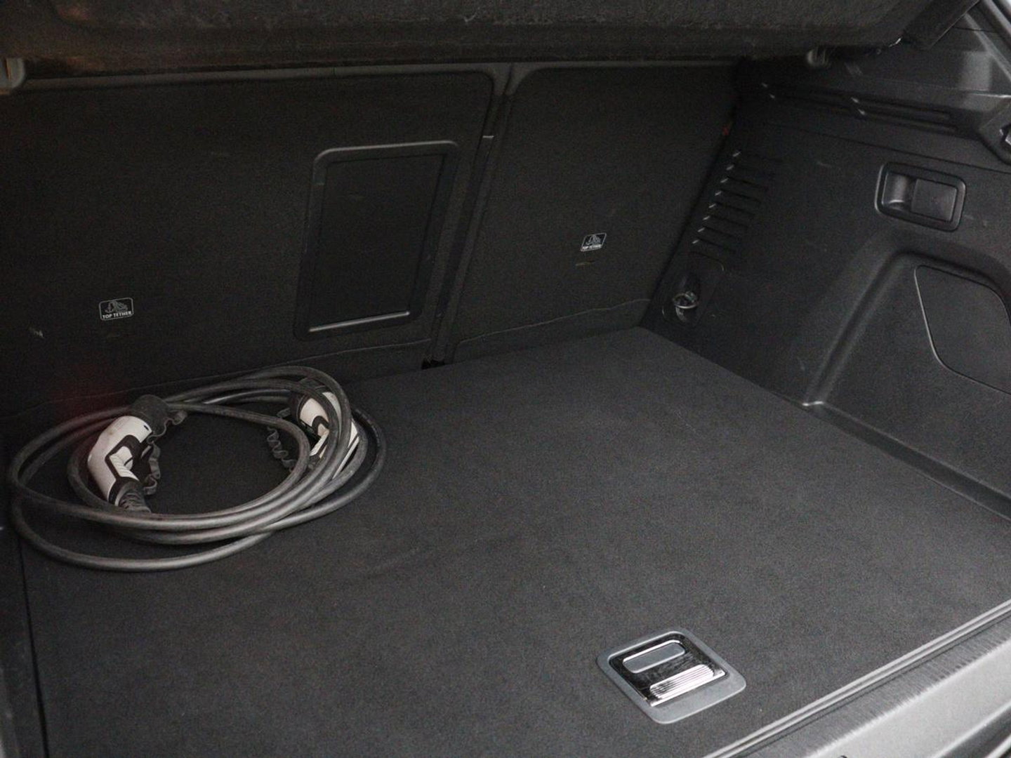 Peugeot 3008 1.6 HYbrid4 300 GT Pack Business | SOH 94,8% | Panoramadak | Leder/alcantara | Stoelverwarming | Adaptive cruise | Lane assist | Sfeerverlichting | Carplay | Focal sound | Camera | Park assist | Elektrische achterklep