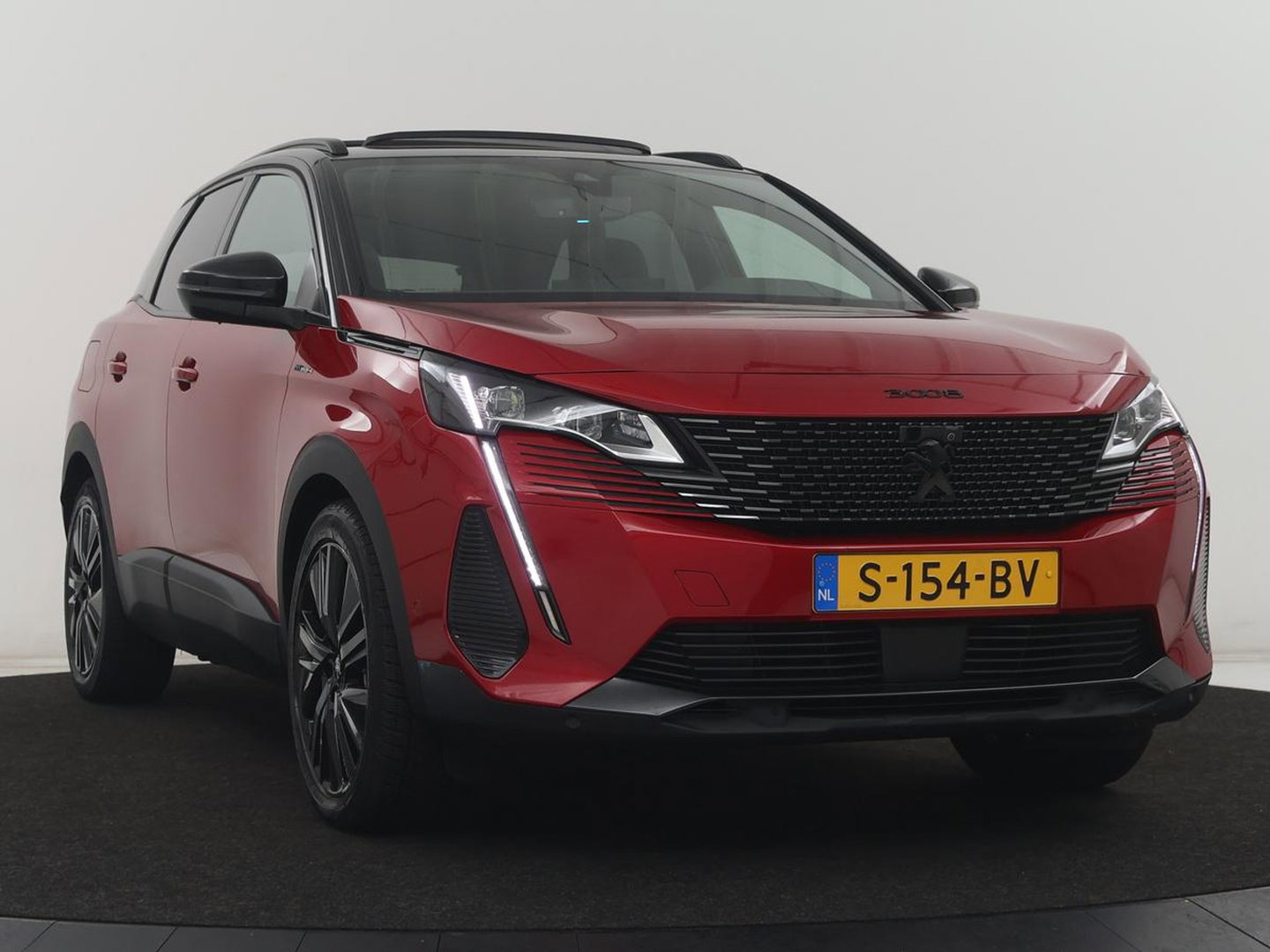 Peugeot 3008 1.6 HYbrid4 300 GT Pack Business | SOH 94,8% | Panoramadak | Leder/alcantara | Stoelverwarming | Adaptive cruise | Lane assist | Sfeerverlichting | Carplay | Focal sound | Camera | Park assist | Elektrische achterklep