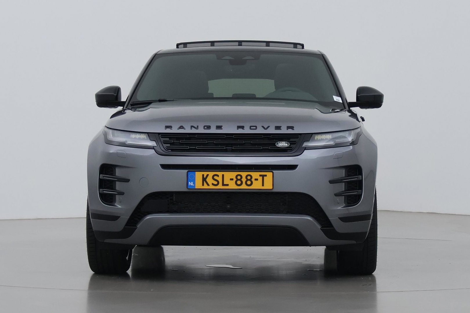 Land Rover Range Rover Evoque P270e PHEV Dynamic SE | Schuif/kanteldak | Black Pack | Cold Climate Pack | Meridian | 360 Camera | 20 Inch