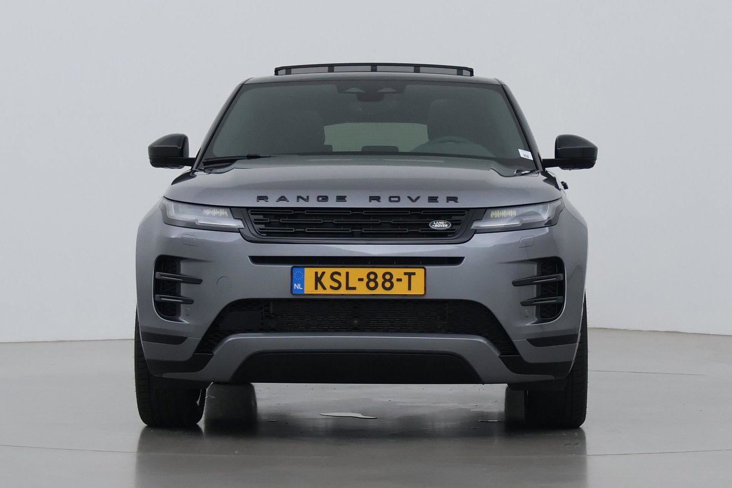 Land Rover Range Rover Evoque P270e PHEV Dynamic SE | Schuif/kanteldak | Black Pack | Cold Climate Pack | Meridian | 360 Camera | 20 Inch