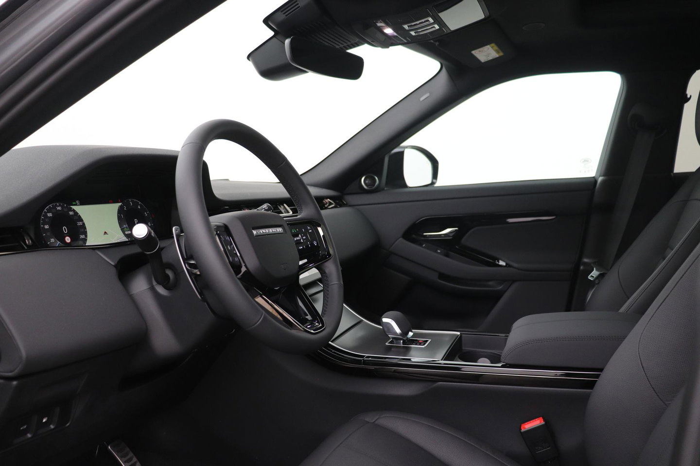Land Rover Range Rover Evoque P270e PHEV Dynamic SE | Schuif/kanteldak | Black Pack | Cold Climate Pack | Meridian | 360 Camera | 20 Inch