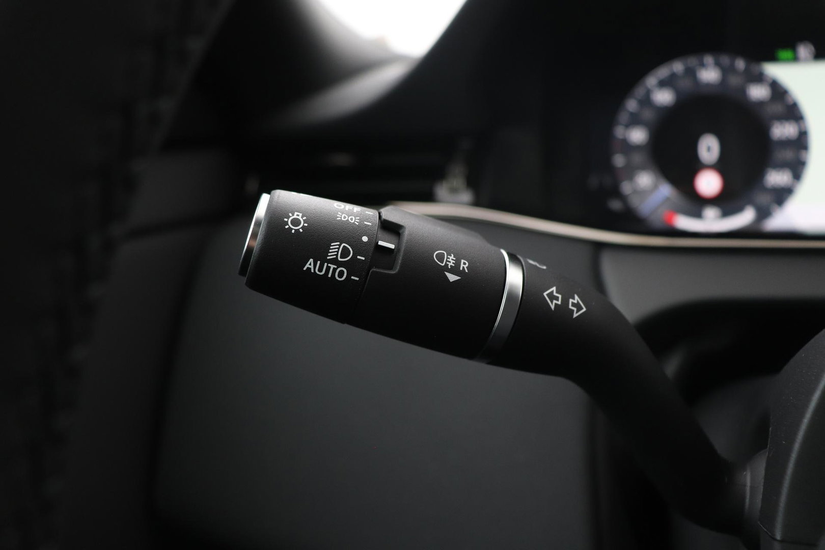 Land Rover Range Rover Evoque P270e PHEV Dynamic SE | Schuif/kanteldak | Black Pack | Cold Climate Pack | Meridian | 360 Camera | 20 Inch