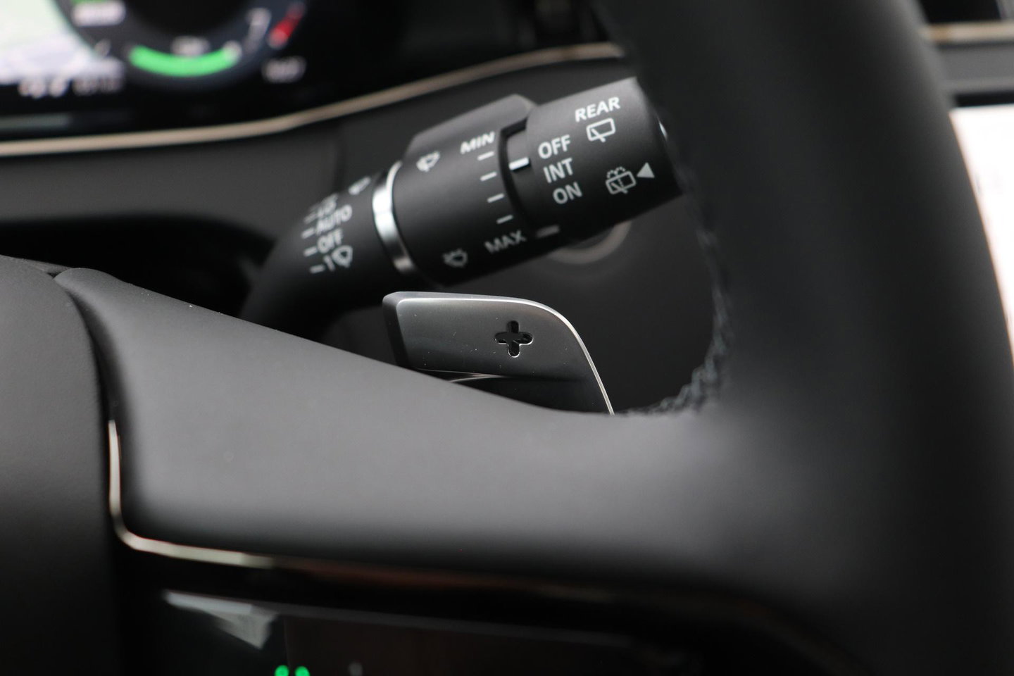 Land Rover Range Rover Evoque P270e PHEV Dynamic SE | Schuif/kanteldak | Black Pack | Cold Climate Pack | Meridian | 360 Camera | 20 Inch